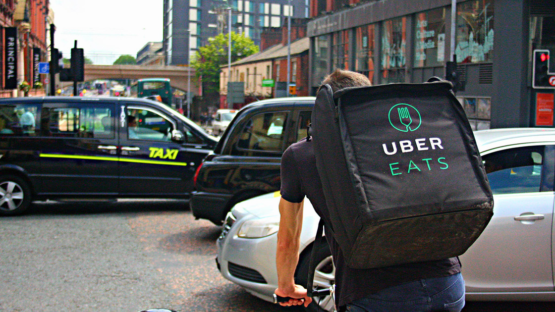 Uber Eats en Londres. Foto original de Shopblocks (Creative Commons / Flickr).