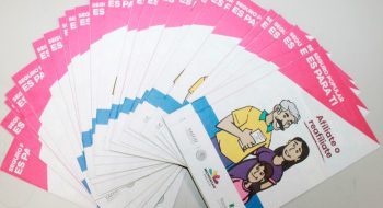 Imaip inicia verificación de oficio por filtración de datos en Michoacán. En la imagen, folletos del Seguro Popular de Michoacán.