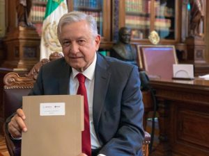 El presidente Andrés Manuel López Obrador, al presentar el Plan Nacional de Desarrollo 2019-2024. Foto: Cortesía lopezobrador.org