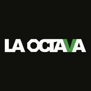 Logotipo del canal de televisión La Octava, de Grupo Radio Centro.