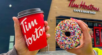 Tim Hortons ofrecerá café y donas a los consumidores afectados por la invasión de su privacidad.