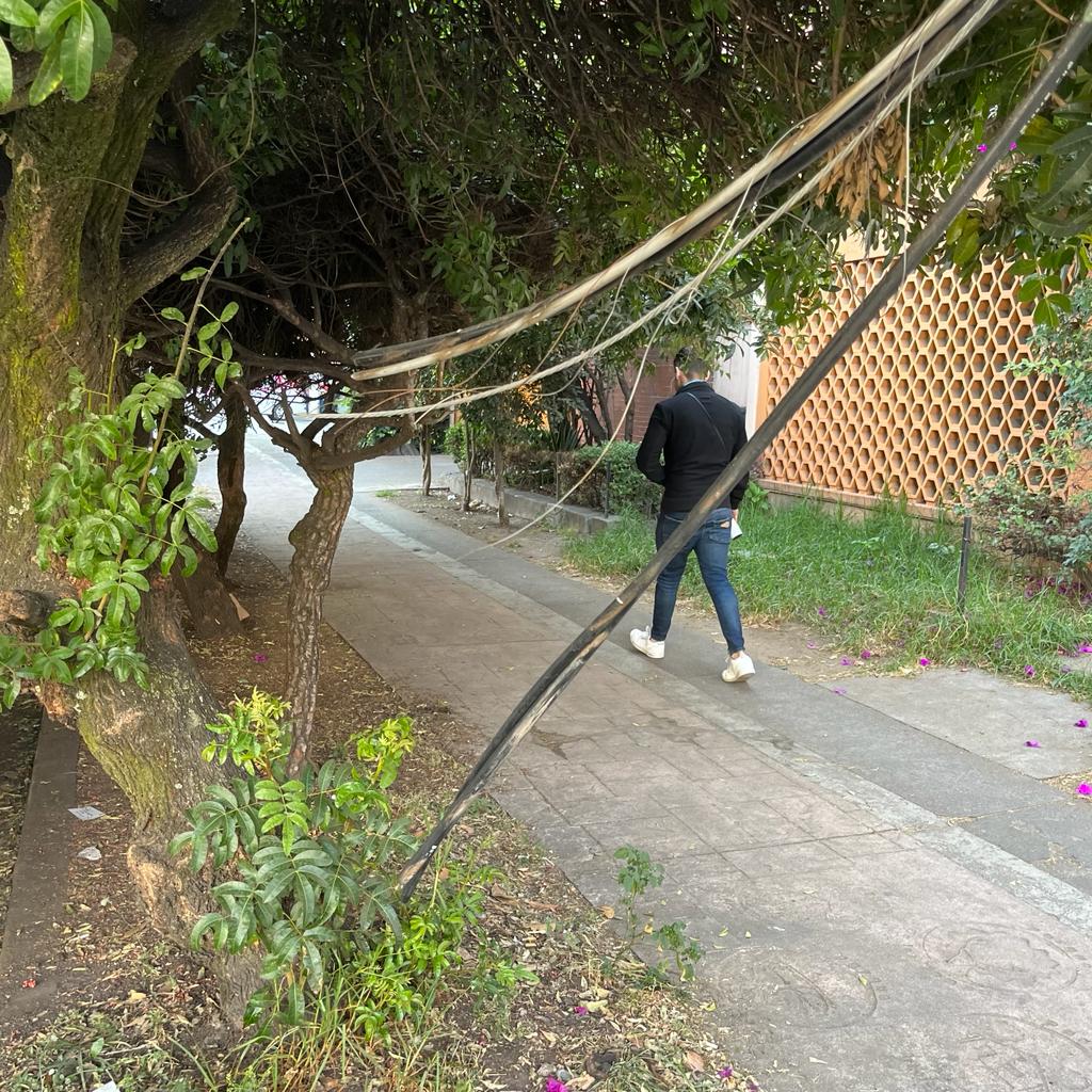 #LosCablesNoSeTocan. El IFT contra el espacio público. Marañas de cables suspendidos en la vía pública. Fotos: JSG