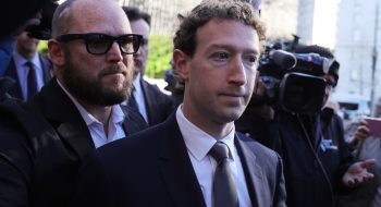 Mark Zuckerberg, director ejecutivo de Meta (Instagram y Facebook), al llegar a la corte de Los Ángeles el 18 de febrero de 2026. Foto de Ryan Sun para la AP