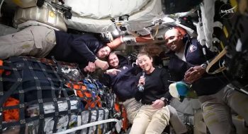 Los astronautas de la Artemis 2, en una conferencia de prensa. Foto: NASA